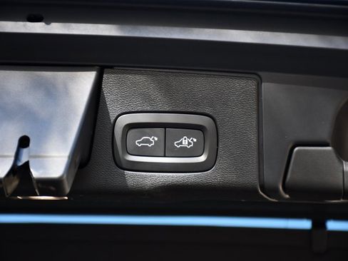 Used 2022 Volvo XC60 B5 Inscription w/ Protection Package Premier image 25