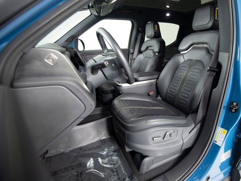 Used 2022 Rivian R1T Adventure image 27