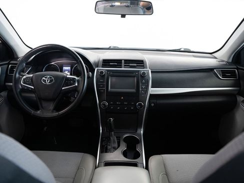 Used 2017 Toyota Camry SE w/ Protection Package (Q2) FWD image 19