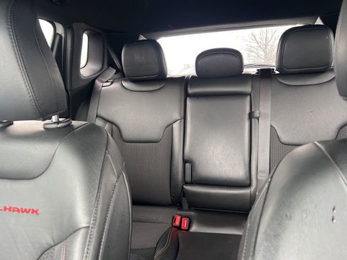 Used 2025 Jeep Compass Trailhawk image 27