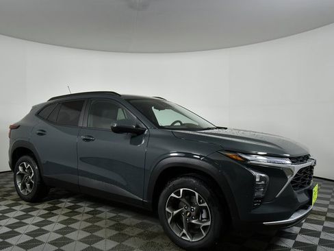 New 2026 Chevrolet Trax LT w/ Driver Confidence Package image 9