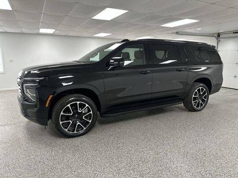 New 2026 Chevrolet Suburban RST w/ Comfort Package AWD/4WD image 4