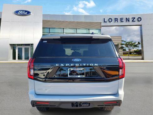 New 2026 Ford Expedition Active image 5