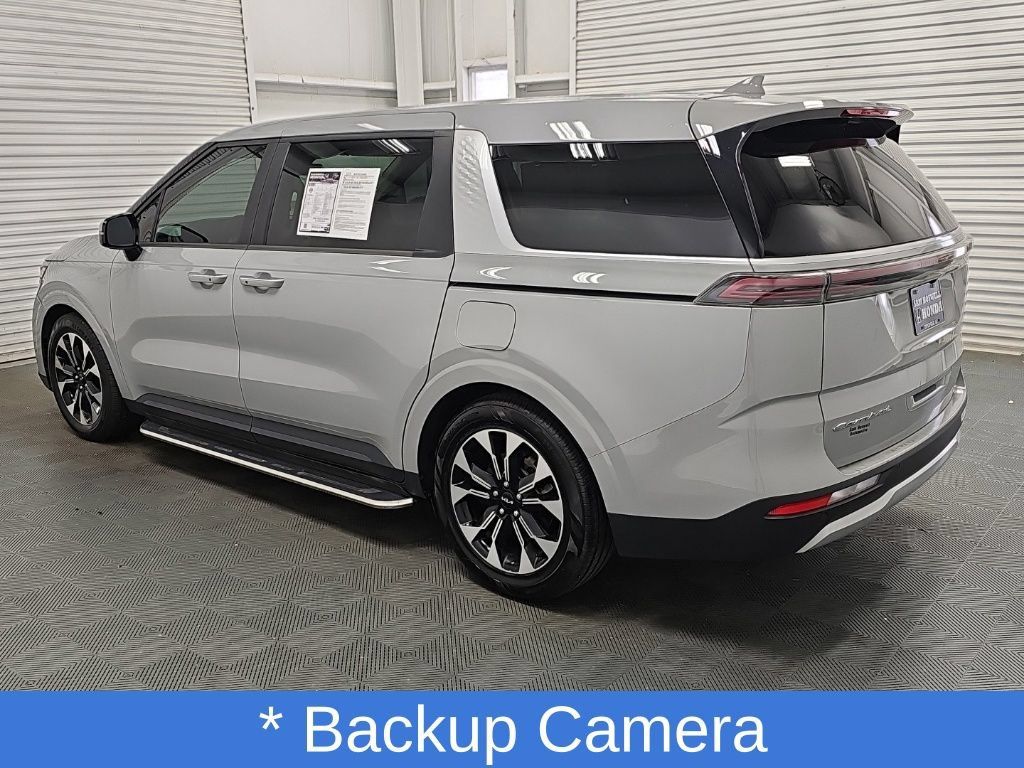Used 2022 Kia Carnival EX FWD image 6