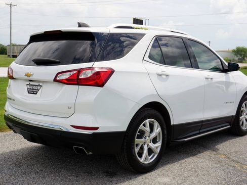 Used 2018 Chevrolet Equinox LT FWD image 22
