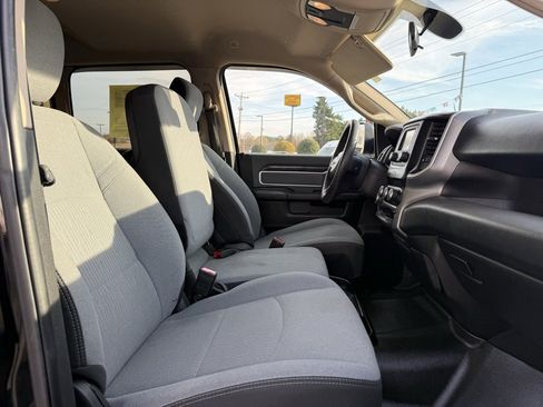 Used 2019 RAM 2500 Big Horn image 32