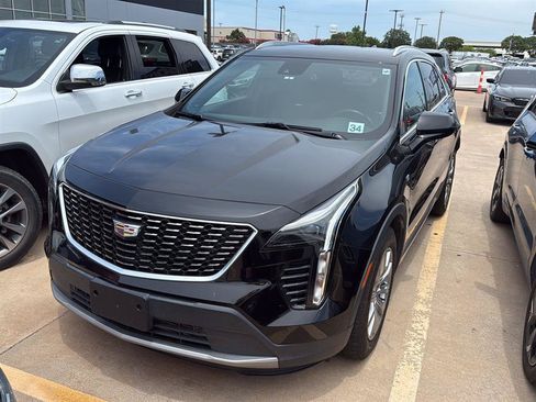 Used 2020 Cadillac XT4 Premium Luxury FWD image 2