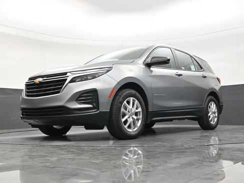 Used 2023 Chevrolet Equinox LS FWD image 21