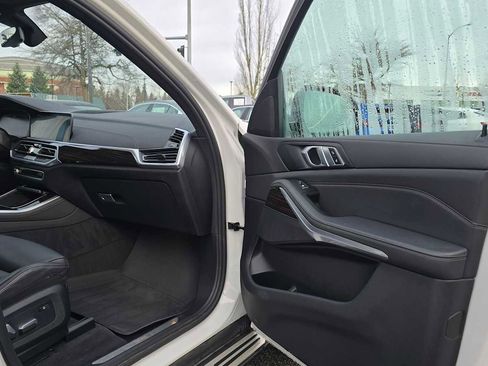 Used 2023 BMW X5 xDrive45e w/ Climate Comfort Package image 10