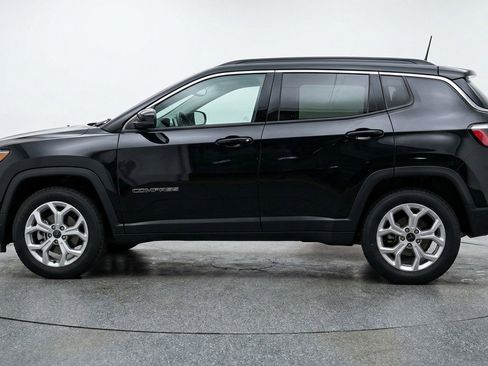 Used 2025 Jeep Compass Latitude image 5