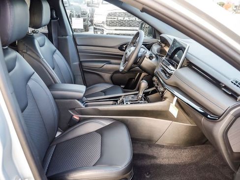 New 2026 Jeep Compass Latitude AWD/4WD image 17