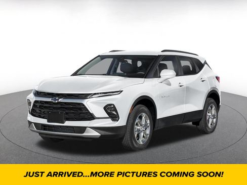 Used 2026 Chevrolet Blazer LT FWD image 1
