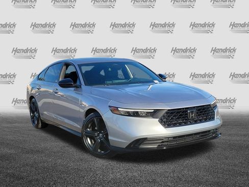 Used 2023 Honda Accord Sport image 2
