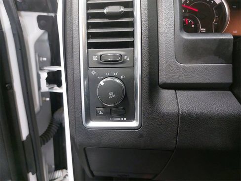 Used 2018 RAM 1500 Big Horn image 25