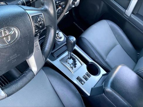 Used 2020 Toyota 4Runner SR5 Premium image 19