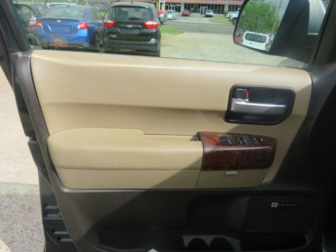 Used 2008 Toyota Sequoia Limited image 9