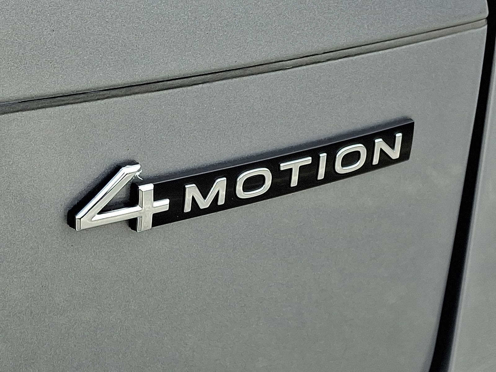 Used 2024 Volkswagen Tiguan SE w/ Panoramic Sunroof Package AWD/4WD image 30