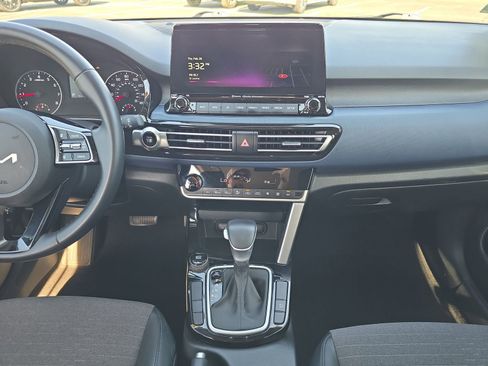 Used 2023 Kia Seltos S w/ Navigation Package image 11
