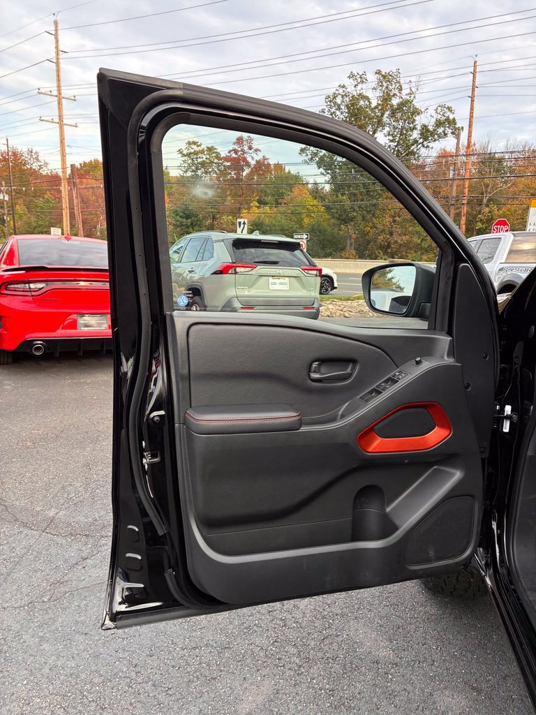 Used 2026 Nissan Frontier PRO-4X AWD/4WD image 27