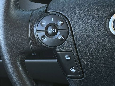 Used 2013 Toyota Sequoia Platinum image 15