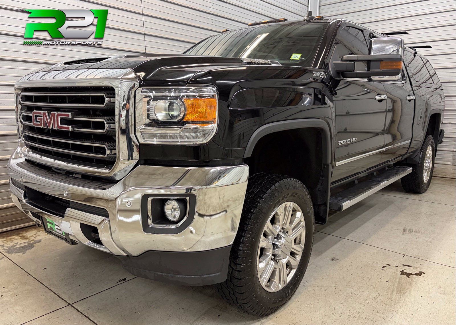 Used 2019 GMC Sierra 2500 SLT w/ Duramax Plus Package AWD/4WD image 1