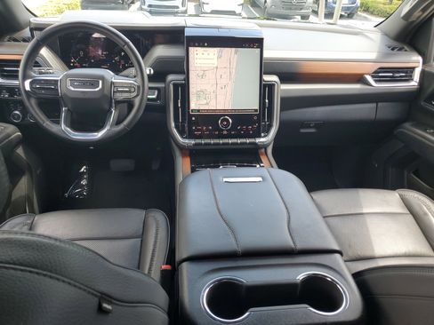 Used 2025 GMC Yukon Denali AWD/4WD image 18