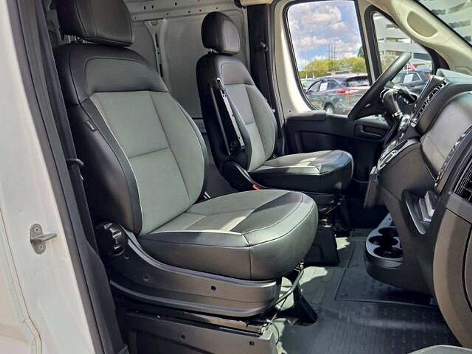 Used 2023 RAM ProMaster 2500 FWD image 16