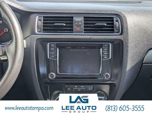 Used 2016 Volkswagen Jetta SE FWD image 8