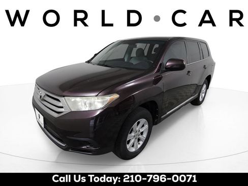Used 2013 Toyota Highlander FWD image 3
