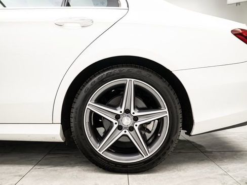 Used 2017 Mercedes-Benz E 300 4MATIC image 34