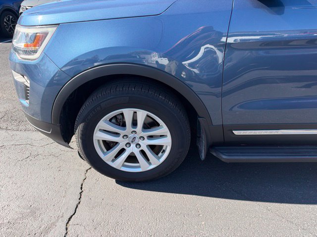 Used 2018 Ford Explorer XLT w/ Equipment Group 202A AWD/4WD image 16