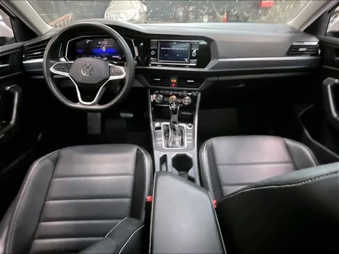Used 2024 Volkswagen Jetta SE w/ Panoramic Sunroof Package FWD image 17