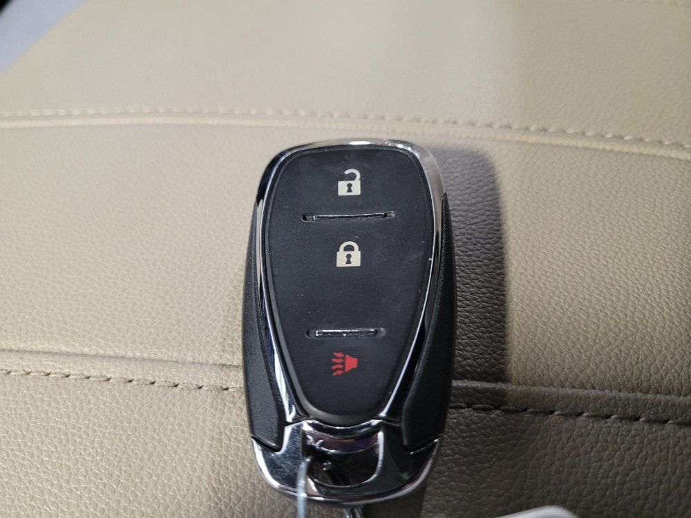 Used 2022 Chevrolet Traverse LS FWD image 32