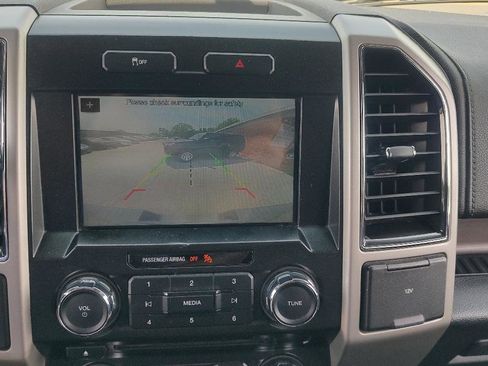 Used 2017 Ford F150 Lariat AWD/4WD image 9