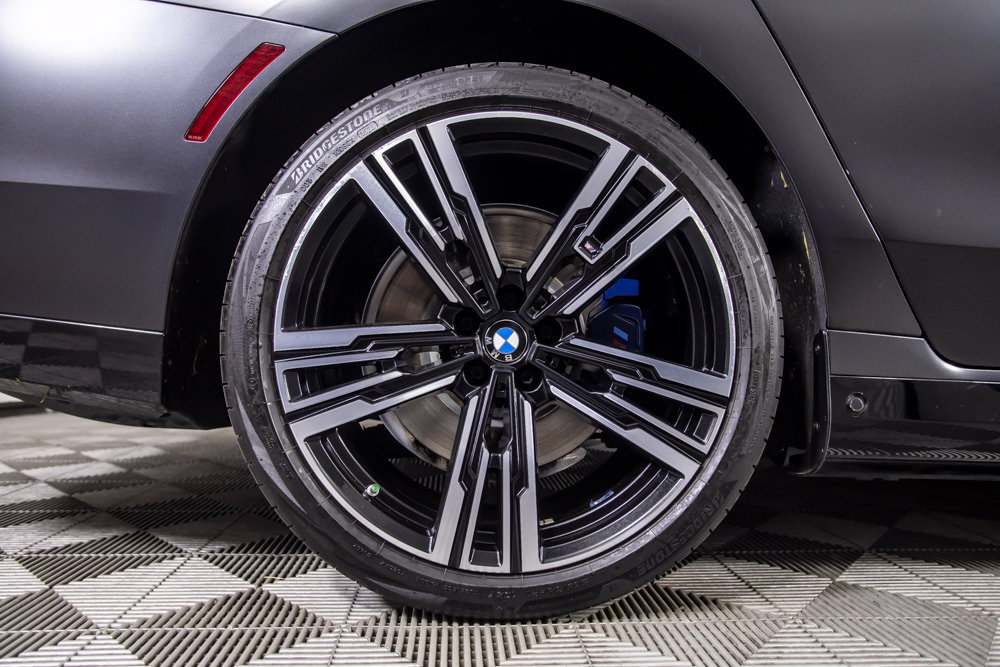 Used 2023 BMW i7 xDrive60 w/ Executive Package 2 AWD/4WD image 51