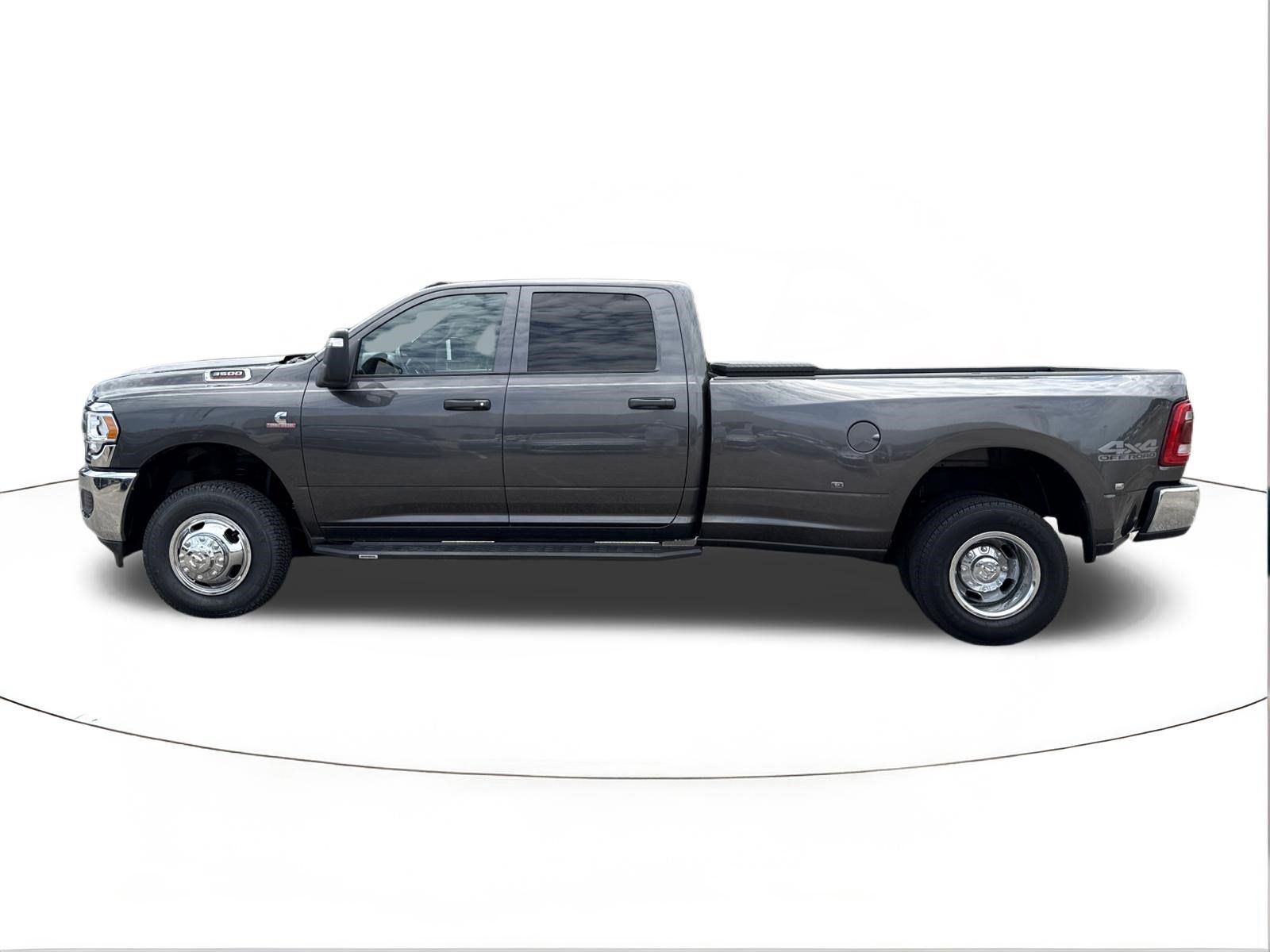 Used 2024 RAM 3500 Tradesman w/ Safety Group AWD/4WD image 7