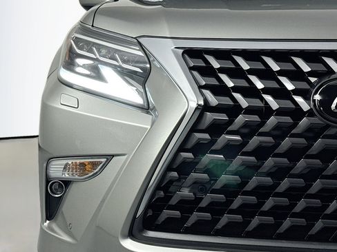 Used 2022 Lexus GX 460 Premium w/ Premium Package image 14