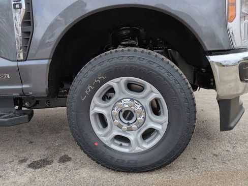 New 2026 Ford F250 XLT w/ FX4 Off-Road Package image 10