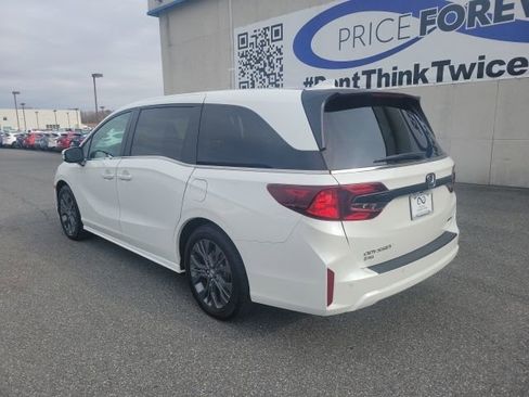 Certified 2025 Honda Odyssey Touring image 3