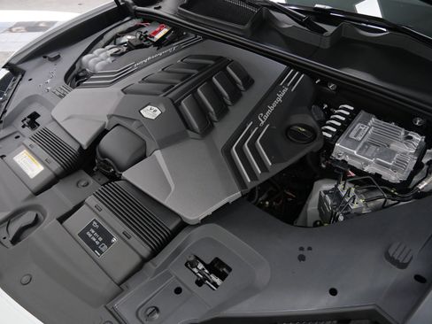 Used 2023 Lamborghini Urus S AWD/4WD image 45