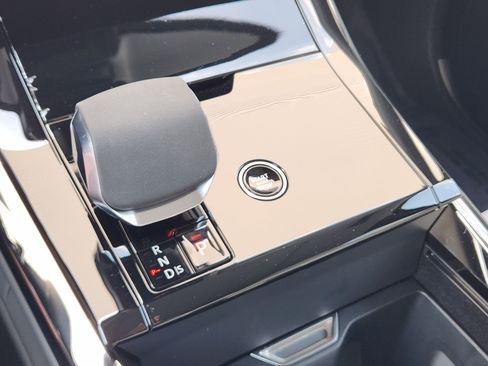 Certified 2024 Land Rover Range Rover Sport SE image 20