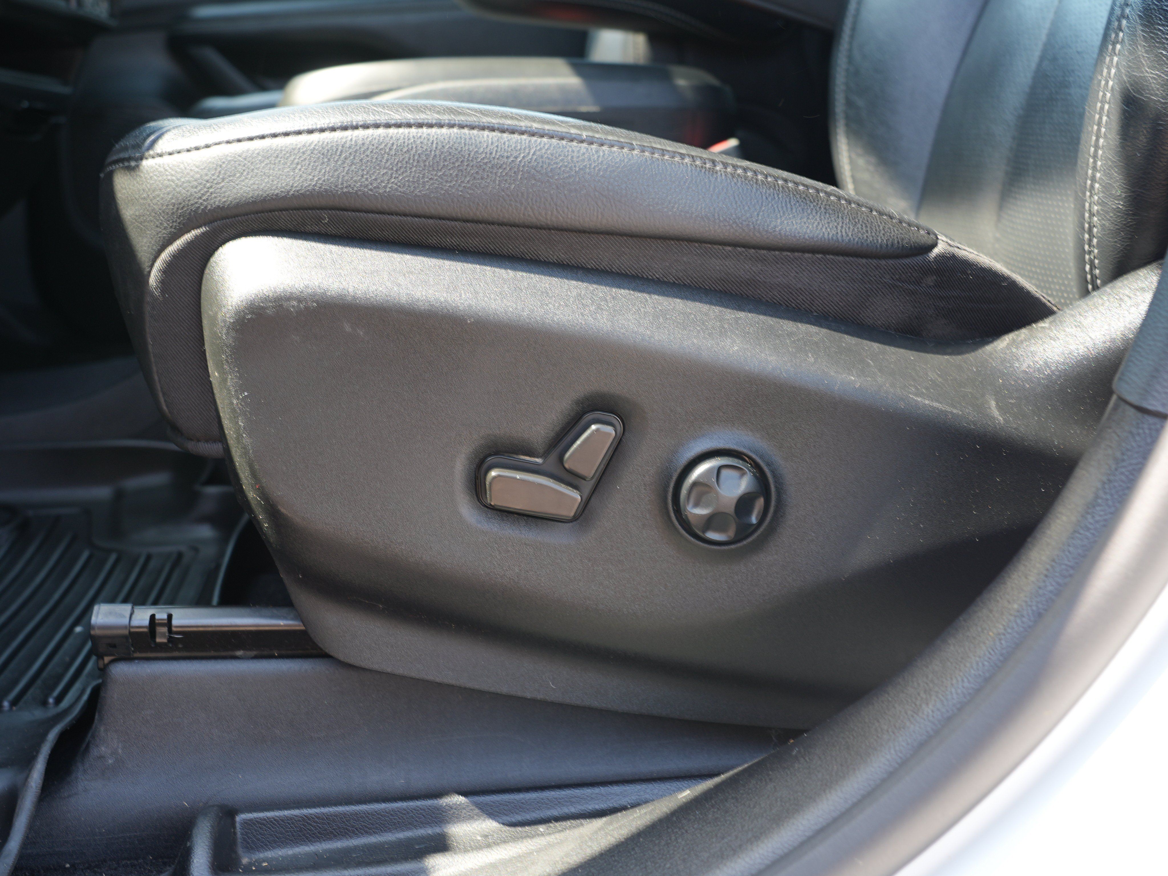Used 2021 Chrysler Pacifica Touring-L w/ S Appearance Package FWD image 15