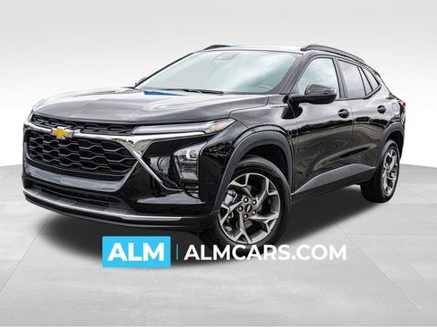 Used 2025 Chevrolet Trax LT w/ LT Convenience Package FWD image 1
