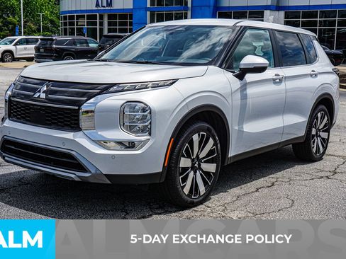 Used 2025 Mitsubishi Outlander SE FWD image 5