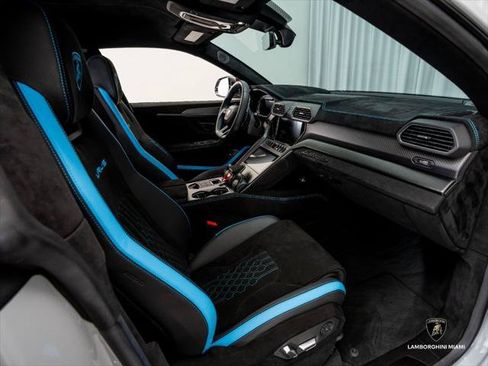 Used 2024 Lamborghini Urus Performante AWD/4WD image 50