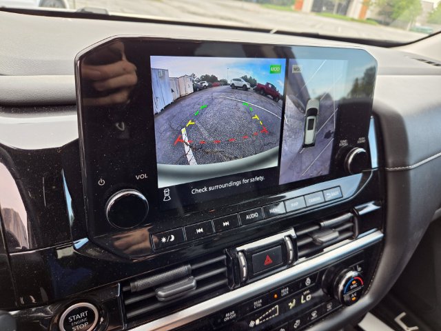 Used 2022 Nissan Pathfinder SL FWD image 11
