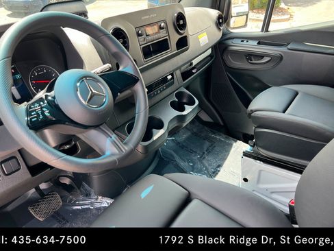 Used 2026 Mercedes-Benz Sprinter 2500 image 12