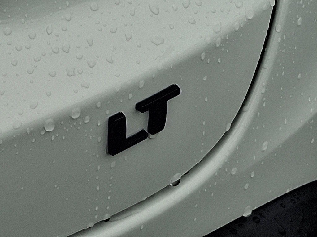 New 2026 Chevrolet Trax LT w/ Sunroof Package FWD image 12