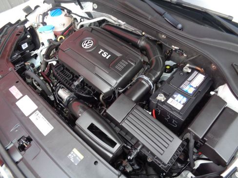 Used 2016 Volkswagen Passat 1.8T SE FWD image 3