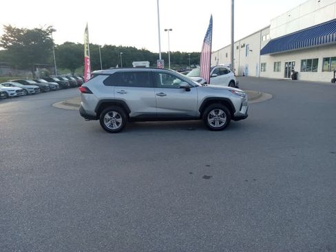 Used 2023 Toyota RAV4 XLE AWD/4WD image 8